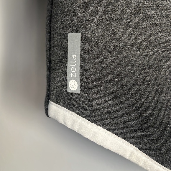 Zella medium Jacket - Picture 6 of 10